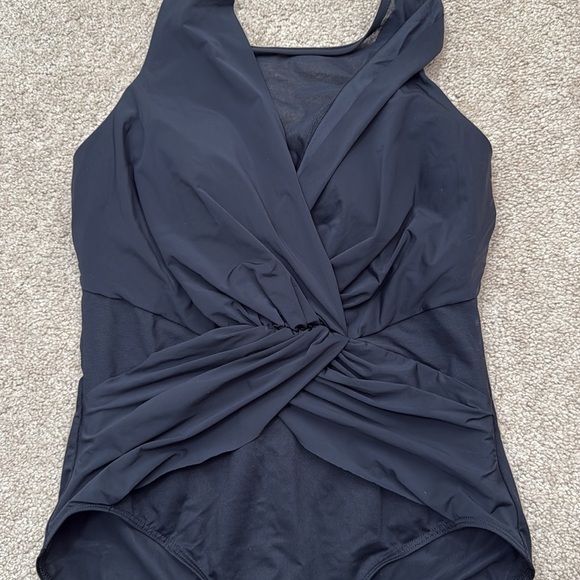 NWOT Miraclesuit Illusionist Palma Full Coverage Black One Piece Swimsuit 16W - Picture 4 of 11